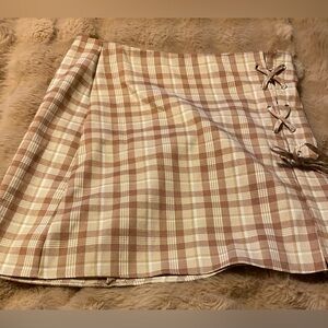 Primark Tweed Checker Miniskirt
Brown Beighe Khaki Preppy Academia size 6&10